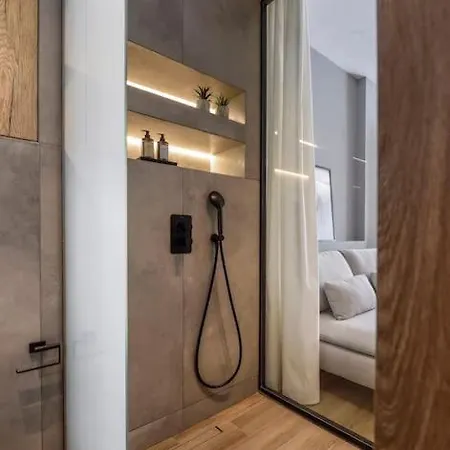 Apartment Aristotelian Virtues - Sophia *