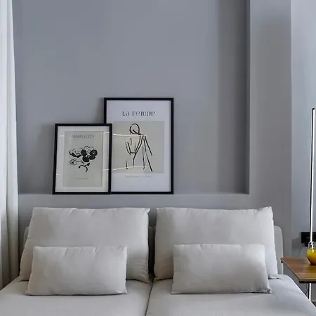 Apartment Aristotelian Virtues - Sophia *